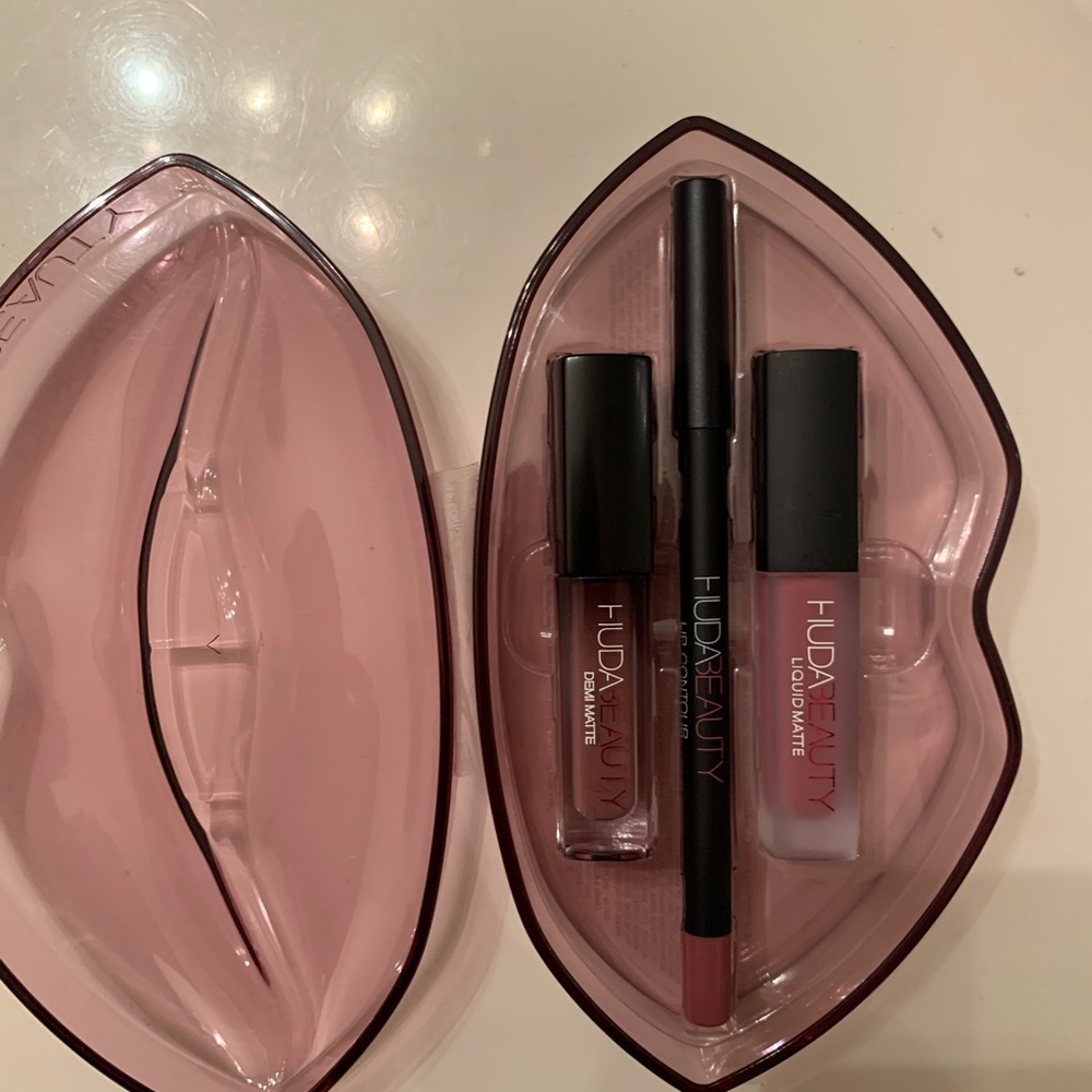 Huda beauty demi & matt lipkit